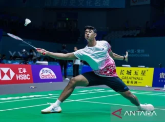 Alwi Farhan Menembus Puncak: Dari Juara Australia Open hingga Target BWF World Tour Finals