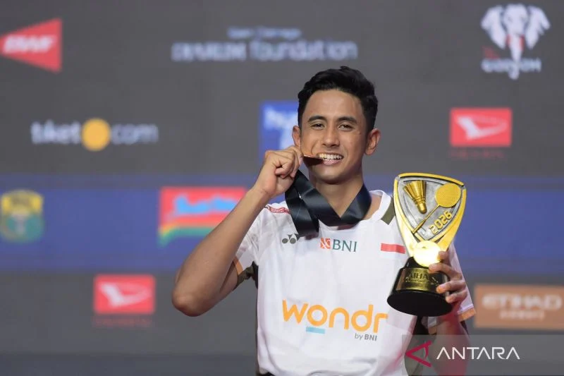 Alwi Farhan Tembus Top 10 Dunia dan Puncaki World Tour Ranking 2026