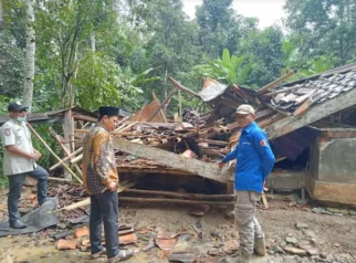 Angin Kencang Rusak Puluhan Huntara di Aceh Utara, Kaposko Safrizal ZA Turun Langsung