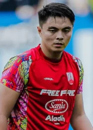 Arema FC Pertahankan Adi Satryo dan Gianluca Pandeynuwu Usai Rekrut Syahrul Trisna