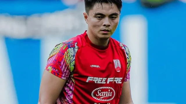 Arema FC Pertahankan Adi Satryo dan Gianluca Pandeynuwu Usai Rekrut Syahrul Trisna