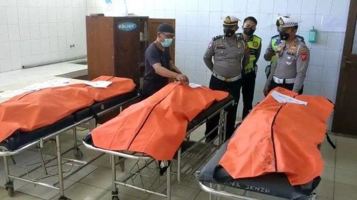 Bak Firasat, Korban Kecelakaan Maut di Anambas Tinggalkan Baju untuk Ibunya Saat Pulang ke Karas