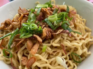 Bakmi Lima Bertahan 10 Tahun Andalkan Variasi Menu dan Penjualan Online LPP RRI