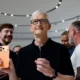 Biaya melonjak tak terkendali, Tim Cook isyaratkan harga iPhone wajib dinaikkan [titlebase] – Harga iPhone Naik Tajam di 2026