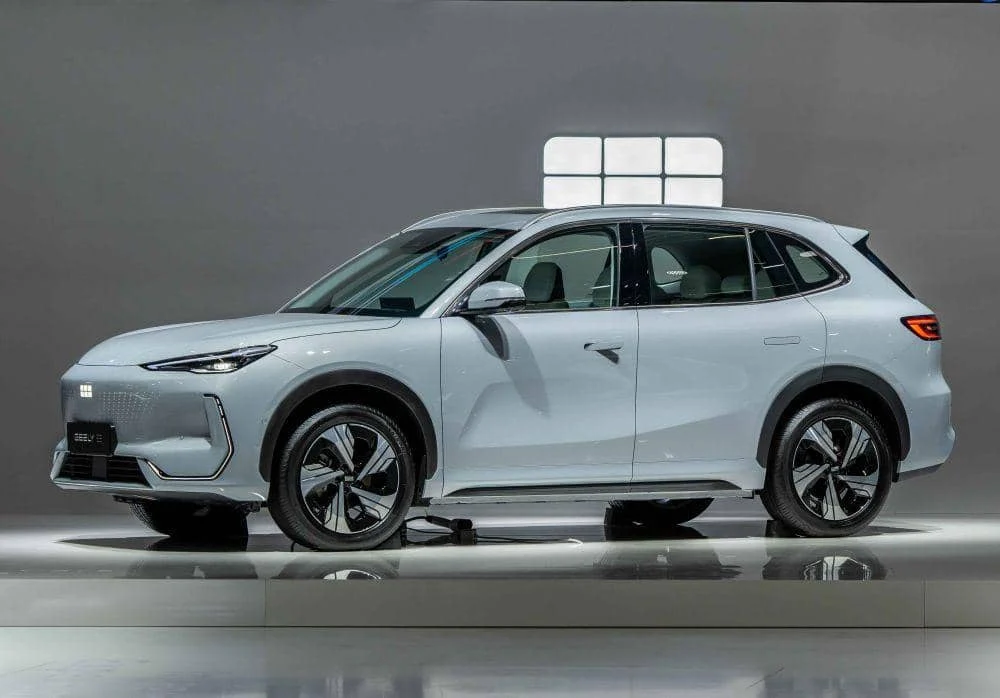 Bos Geely Kecam Produksi Mobil Instan yang Ancam Kelangsungan Merek, Ini Alasannya