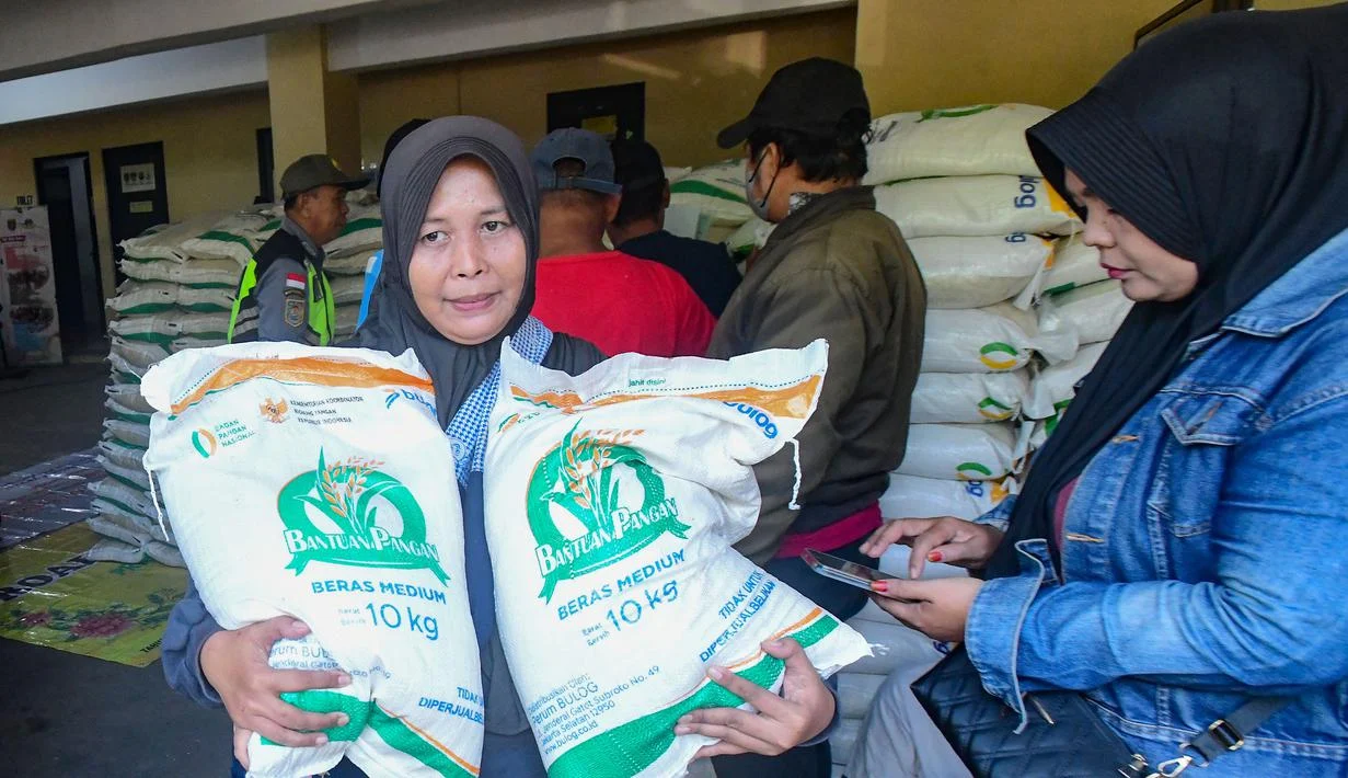 Bulog Bondowoso Tuntaskan Bantuan Pangan untuk Ratusan Ribu Penerima, Perkuat Daya Beli Masyarakat