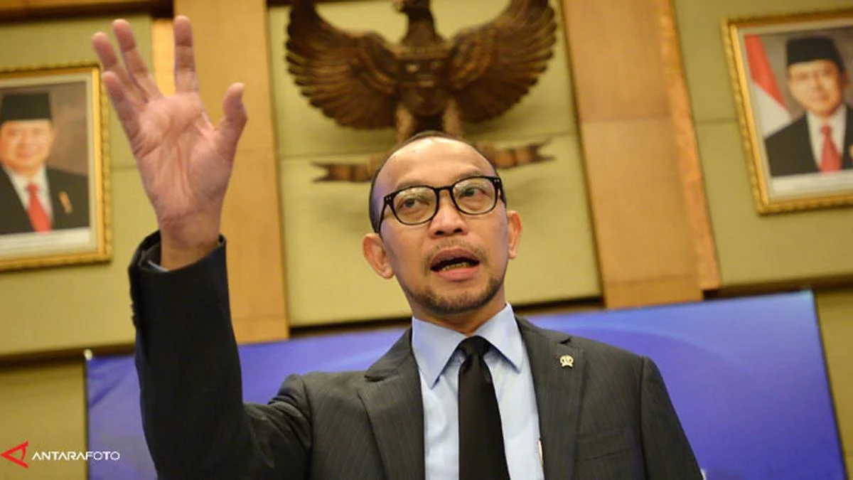 Chatib Basri Soroti Risiko Pelemahan Rupiah Terhadap Daya Beli Masyarakat