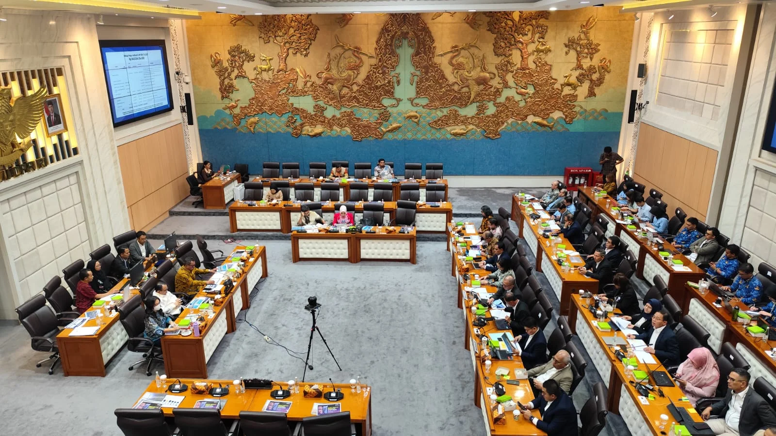 DPR Setujui Pagu Indikatif RRI 2027 Sebesar Rp943,05 Miliar: Fokus pada Penguatan Penyiaran Publik dan Daerah 3T