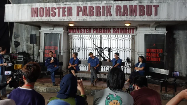 Eka Kurniawan Ungkap Proses Lahirnya Naskah Monster Pabrik Rambut: Dari Premis Sederhana hingga Riset ke Pabrik Wig