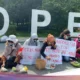 Emak-emak Turun ke Jalanan Jakarta, Nekat Demo Lawan Tuntutan Mahasiswa, Tak Setuju MBG Dihentikan