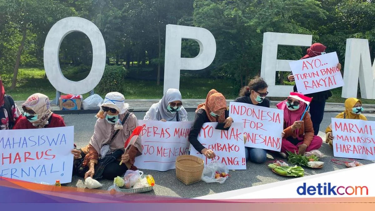 Emak-emak Turun ke Jalanan Jakarta, Nekat Demo Lawan Tuntutan Mahasiswa, Tak Setuju MBG Dihentikan