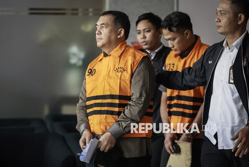 Geledah Ruang Kerja Silmy Karim, Penyidik KPK Temukan Puluhan Juta Rupiah dan Aset Mewah