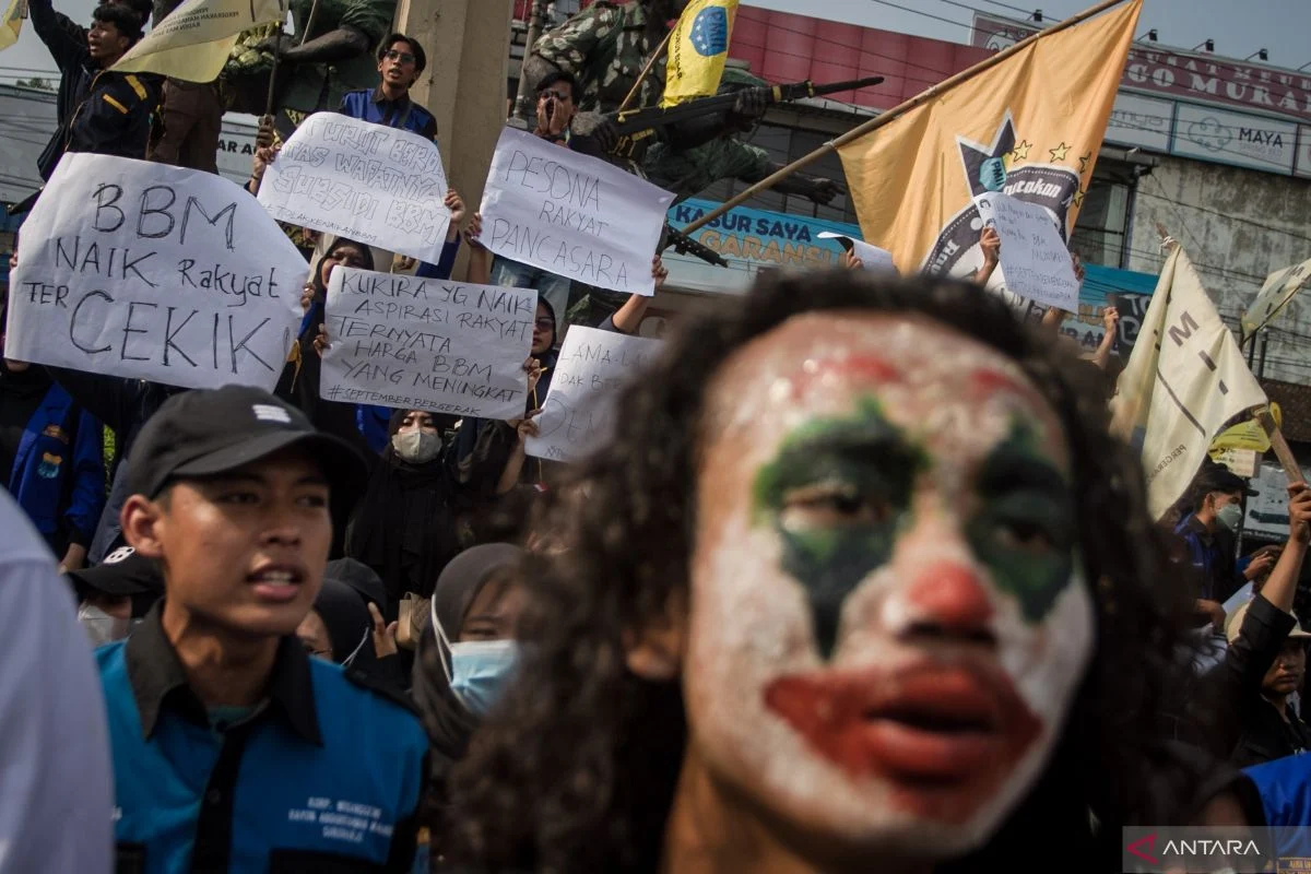 Gelombang Demo Mahasiswa Mengguncang Jakarta dan Daerah, Hoaks dan Penangkapan Warnai Aksi