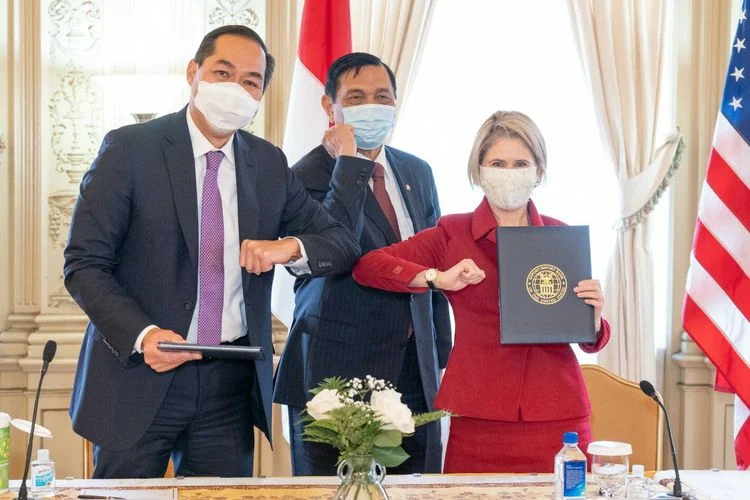 Indonesia dan Filipina Teken MoU Imbal Dagang Senilai Rp6,29 Triliun, Dorong Perdagangan Bebas Dolar
