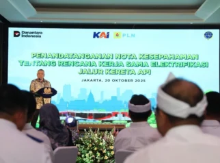 KAI Percepat Elektrifikasi Jalur Kereta untuk Tekan Polusi Nasional