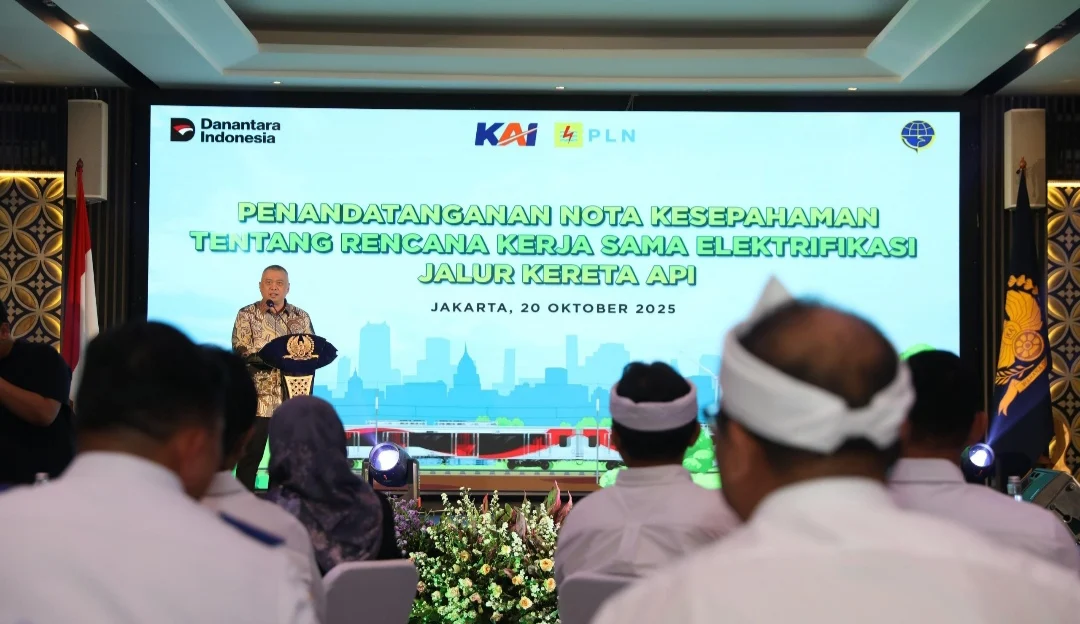 KAI Percepat Elektrifikasi Jalur Kereta untuk Tekan Polusi Nasional