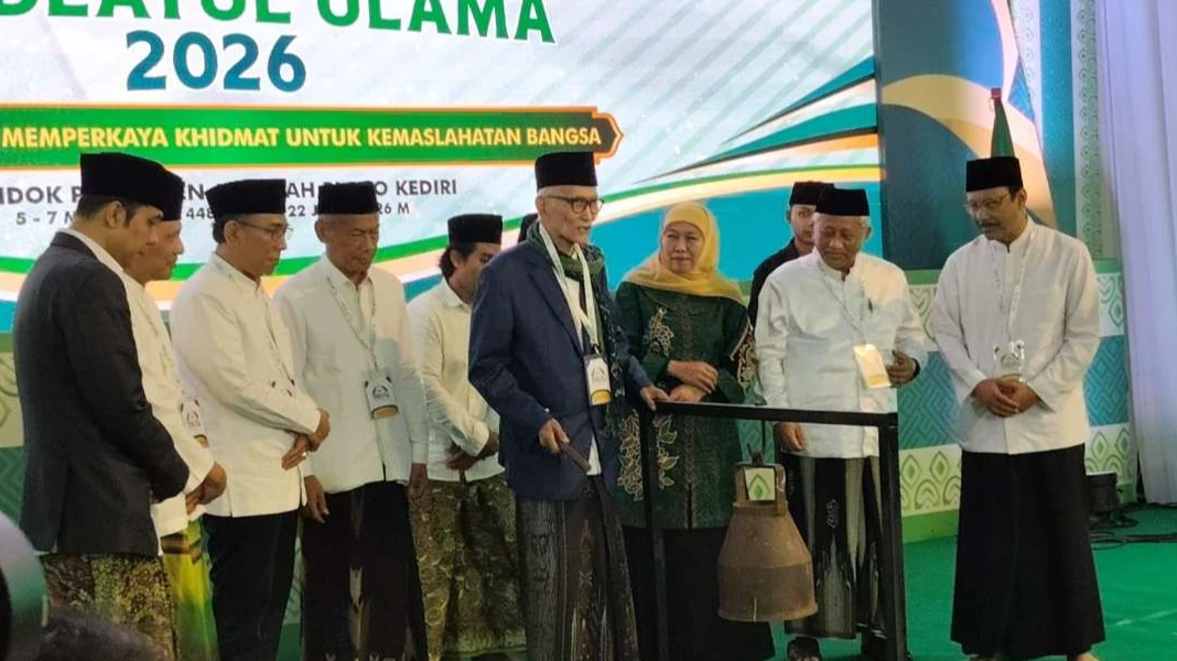 Kenteng: Bom Kolonial yang Diubah Menjadi Penanda Salat di Pesantren Ploso, Kediri