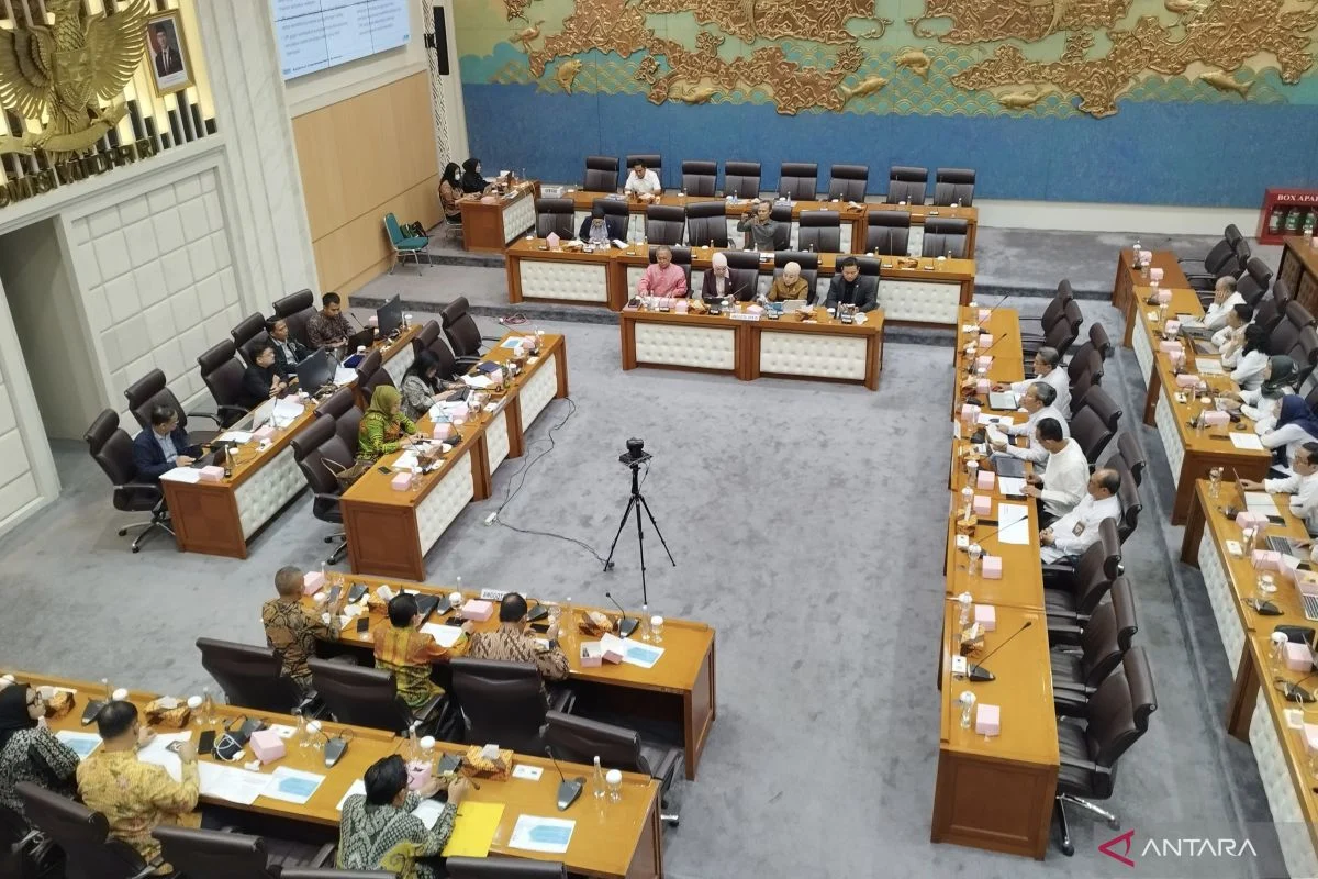 Ketua Komisi VII DPR Minta Pemerintah Jaga Industri dari Dampak Geopolitik Global: Antisipasi Gejolak Ekonomi