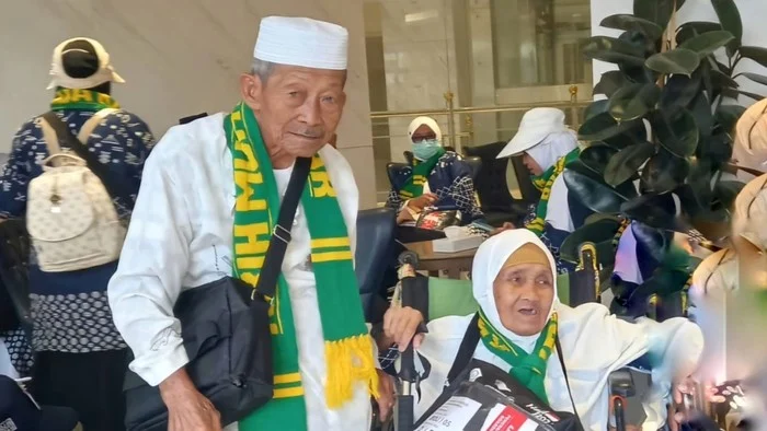 Kisah Penjual Daun Pisang Wonosobo Naik Haji Usai Menabung 18 Tahun: Bukti Kegigihan dan Ketekunan