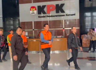 KPK Geledah Sejumlah Lokasi di Muara Enim, Sita Dokumen Terkait Suap Pengadaan Smart Board