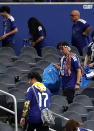 Lagi-Lagi di Piala Dunia, Aksi Bersih-bersih Suporter Jepang di Stadion Tuai Pujian