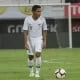 Latihan Bareng di Bali, Dean Huijsen dan Kaya Symons Jadi Sorotan Publik Sepak Bola Indonesia