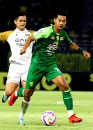 Malik Risaldi Resmi Bertahan, Persebaya Jaga Kekuatan Lini Serang