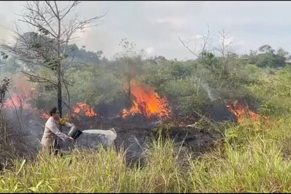 Memasuki Musim Kemarau, Warga Bekasi Diingatkan Tidak Buang Sampah Sembarangan