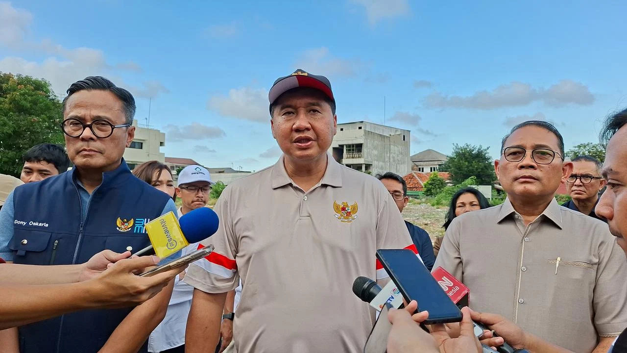 Menteri PKP Maruarar Sirait Pastikan Huntara Warga Bantaran Rel Tepat Sasaran