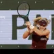Mirra Andreeva Taklukkan Chwalinska, Rebut Gelar Grand Slam Perdana di Roland Garros