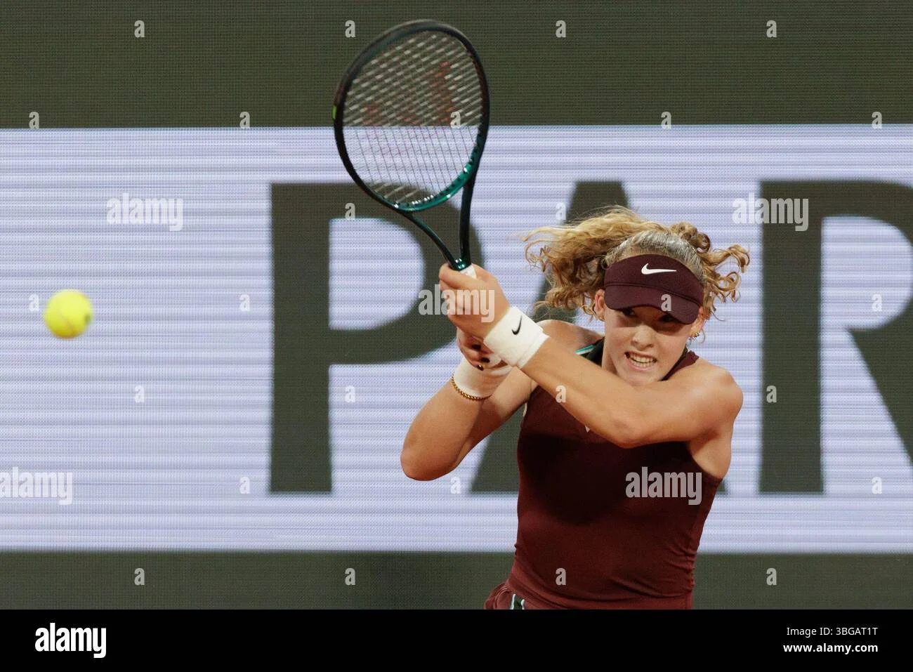 Mirra Andreeva Taklukkan Chwalinska, Rebut Gelar Grand Slam Perdana di Roland Garros