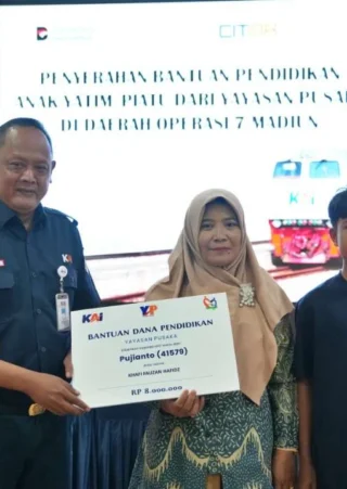 Peduli Pendidikan Anak Yatim, Yayasan Pusaka Bersama KAI Daop 7 Madiun Salurkan Bantuan Rp228 Juta