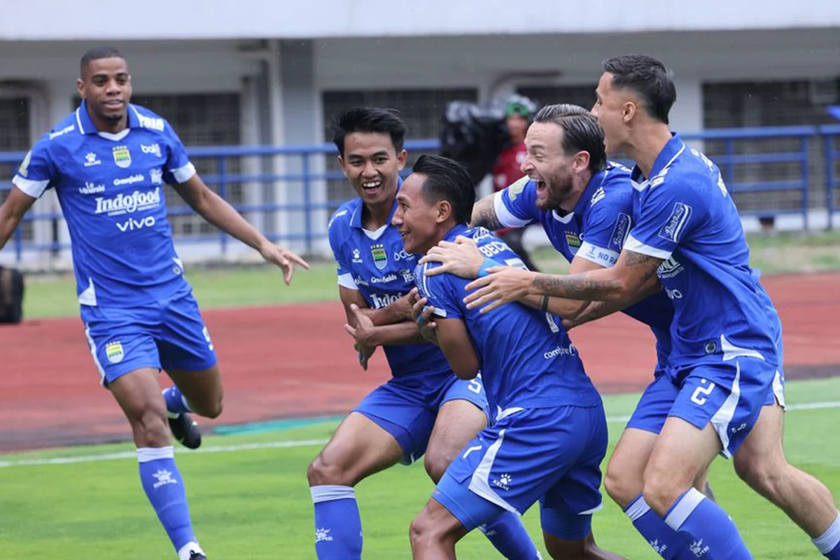 Persib Bandung Siapkan Serangan Ganda: Bart Ramselaar dan Luka Menalo Siap Bergabung