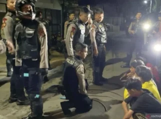 Polisi Gagalkan Rencana Tawuran Pemuda di Bekasi, Sita Puluhan Senjata Tajam