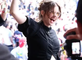 Potret Barbara Palvin Pamer Baby Bump Saat Nonton Piala Dunia 2026: Glamor dan Sporty di Tengah Kehamilan Pertama