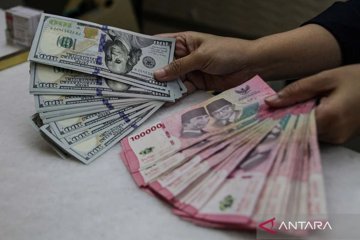 Rupiah Ditutup Naik ke Level Rp17.944 per Dolar AS di Tengah Ketegangan Timur Tengah