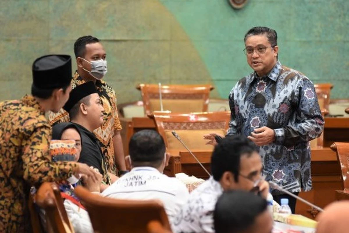 Selesaikan Persoalan PPPK-Honorer, DPR Ingatkan Penting Penguatan Otonomi Daerah
