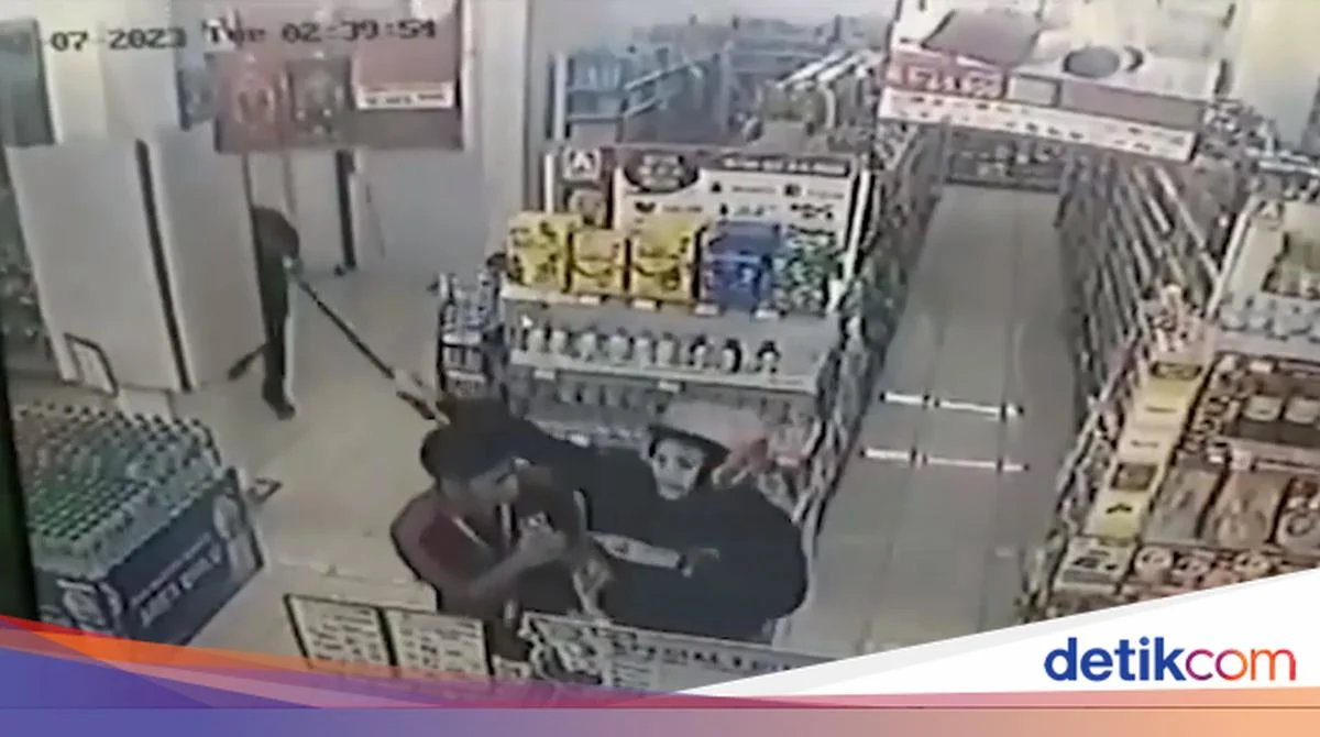 Sembunyi di Empang, Perampok Minimarket Bekasi Ditangkap: Korek Api Dipakai Todong Karyawan