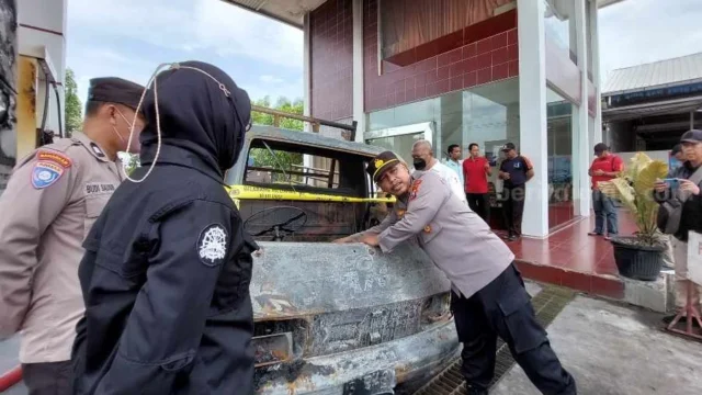 Suzuki Baleno Terbakar di SPBU Probolinggo Berbuntut Panjang, Ada Benda Tak Lazim di Kabin
