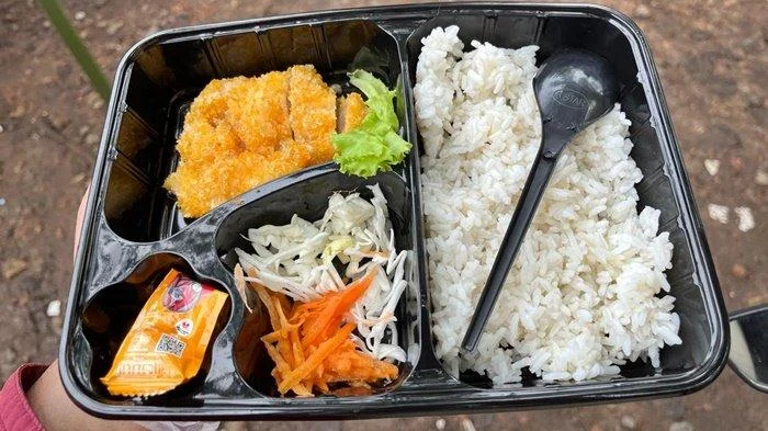 Vinz Bento: Solusi Kenyang Rp10 Ribu Usai Olahraga di Kambang Iwak Palembang