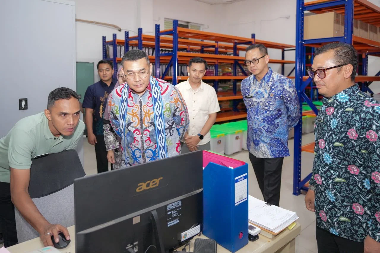 Wamen Ossy Beri Pengarahan di Kantah Kota Samarinda, ATR/BPN Harus Jadi Solusi Pembangunan di Kalimantan Timur