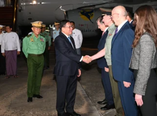 Xi Jinping Beri Restu Politik untuk Pemimpin Myanmar Min Aung Hlaing dalam Kunjungan ke Beijing