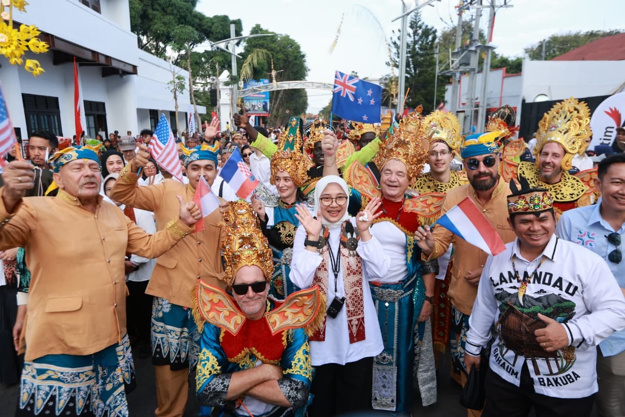 Puluhan Turis Asing Tampil di BEC 2026, Budaya Banyuwangi Sukses Memikat Dunia