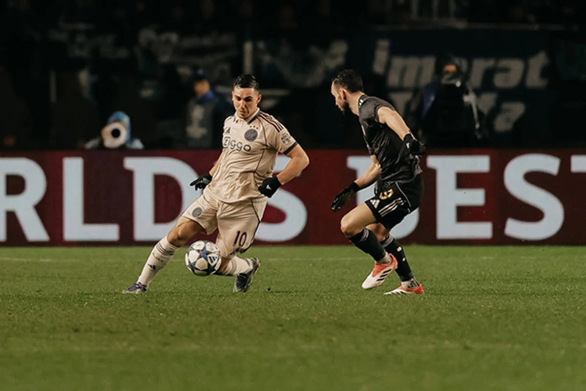 Ajax vs Bochum: Gol Perdana Caio Henrique Hanya Berbuah Imbang