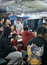Angkringan Sederhana Kuto Jadi Favorit Warga Bersantai