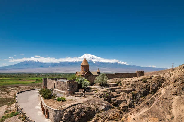 Ararat Armenia: Kualitas Udara Memburuk di Tengah Ketegangan Politik dan Pelanggaran Kebebasan Pers
