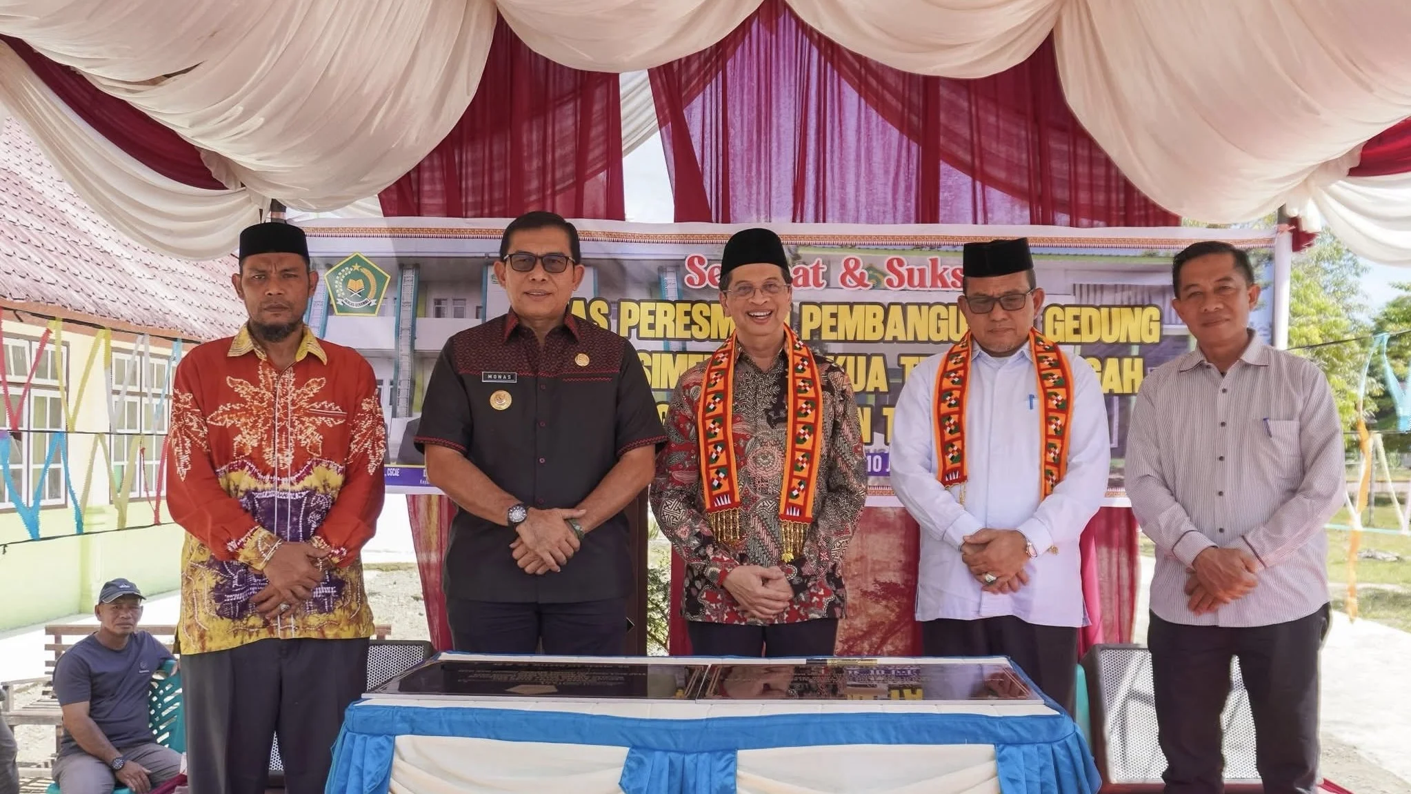 Bupati Simeulue Resmikan Gedung Baru MIN 3 dan KUA Teupah Tengah, Wujud Sinergi Pusat-Daerah