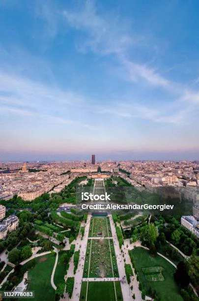 Como vs Paris: Dari Lapangan Hijau hingga Gedung Mewah, Kisah Dua Kota yang Berbeda