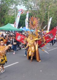 Perpaduan Tradisi dan Fashion Carnival Warnai BEC 2026