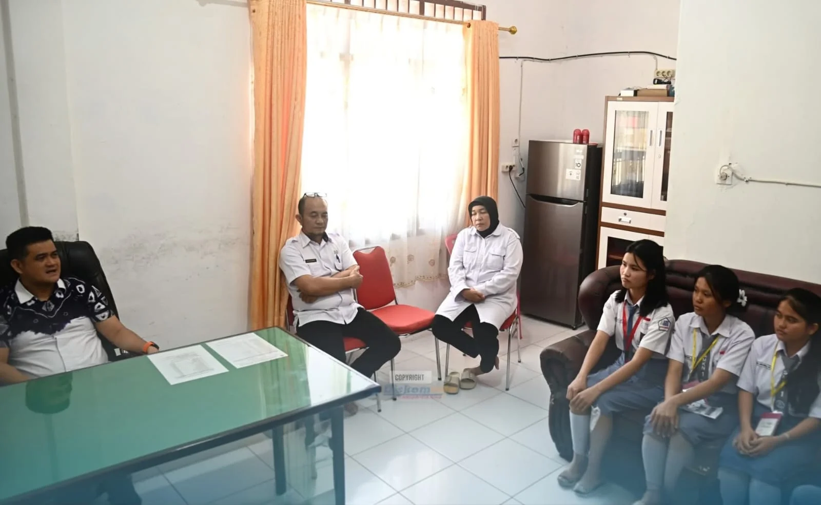 Delapan Siswa Prakerin di Kantor Dinas Kominfo Kabupaten Nias: Membangun Generasi Siap Kerja